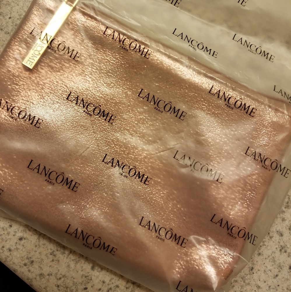 Meet your Posher, Dolores